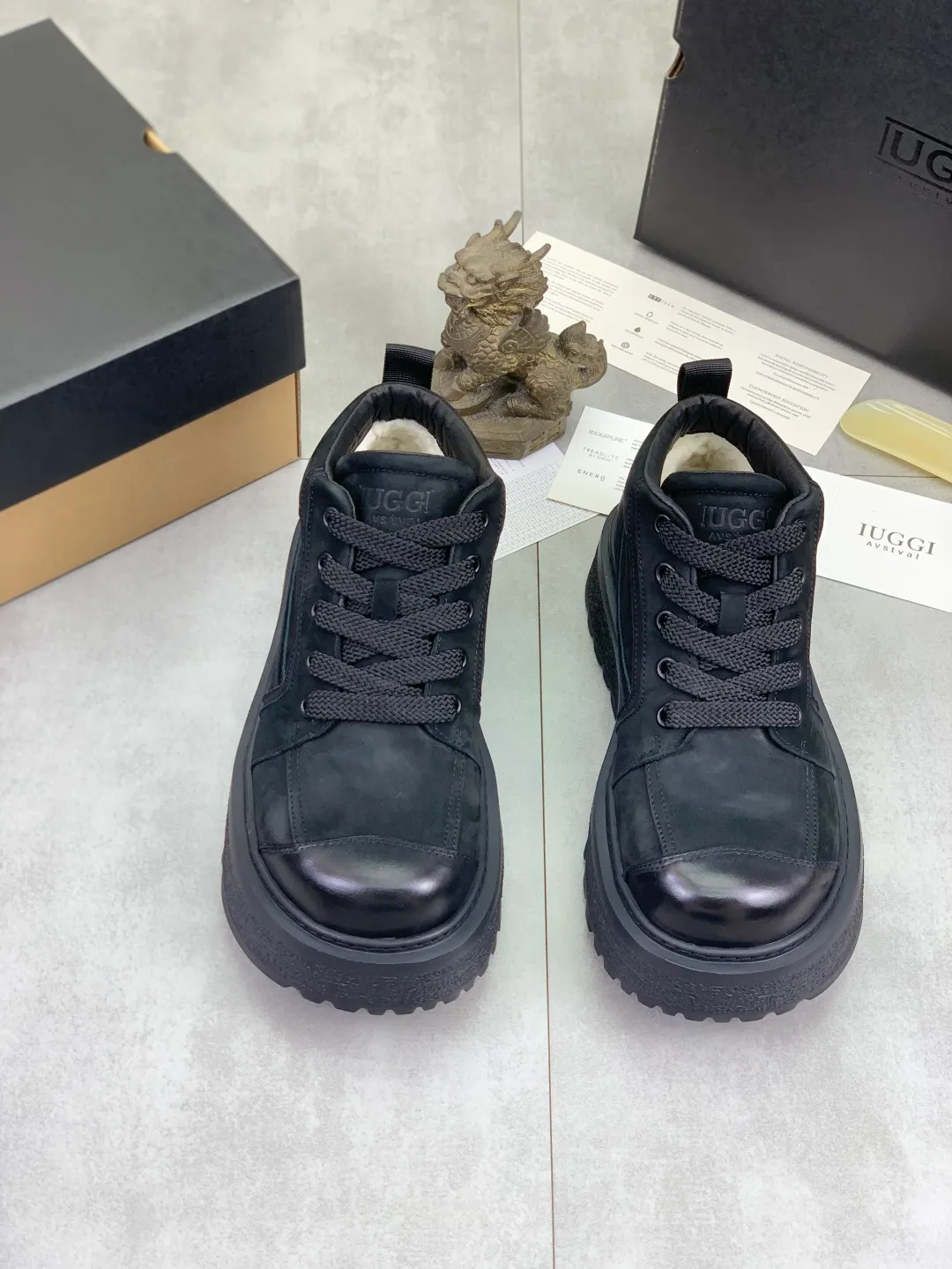 Men's men's shoes 💰P660 New arrival 🆕🆕🆕 IUGGI men's British style high-top large-toe work shoes new American retro genuine leather thick-soled board shoes lace-up mid-top short boots full genuine wool wear-resistant non-slip outsole fashion trend Size: 39-44 two colors